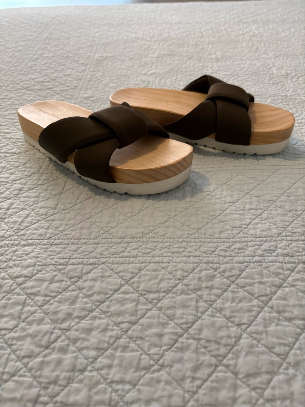 Zara Premium Wooden sandals. Size 8. - Picture 2 of 12